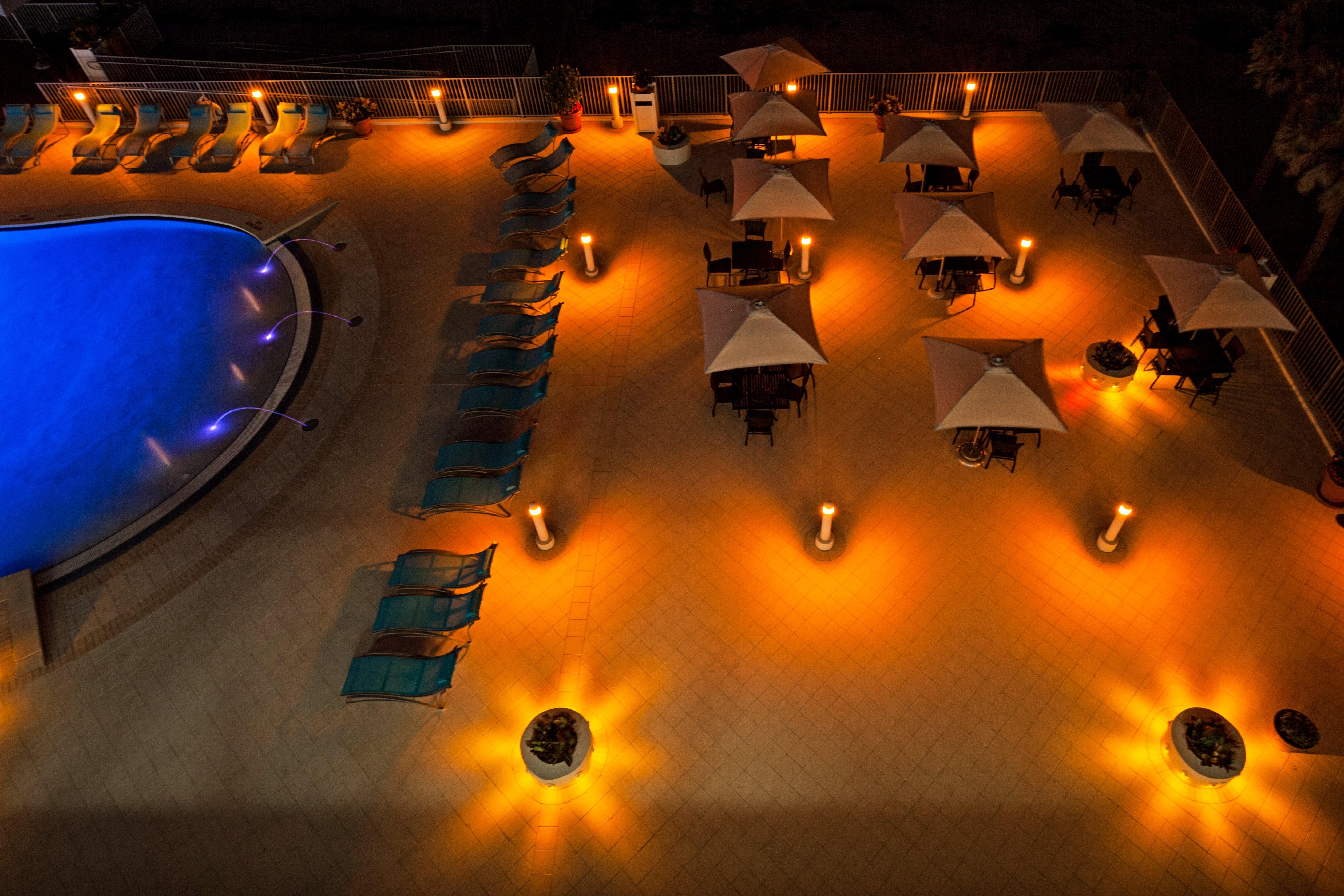 Holiday Inn Express & Suites Panama City Beach Beachfront By Ihg Bagian luar foto
