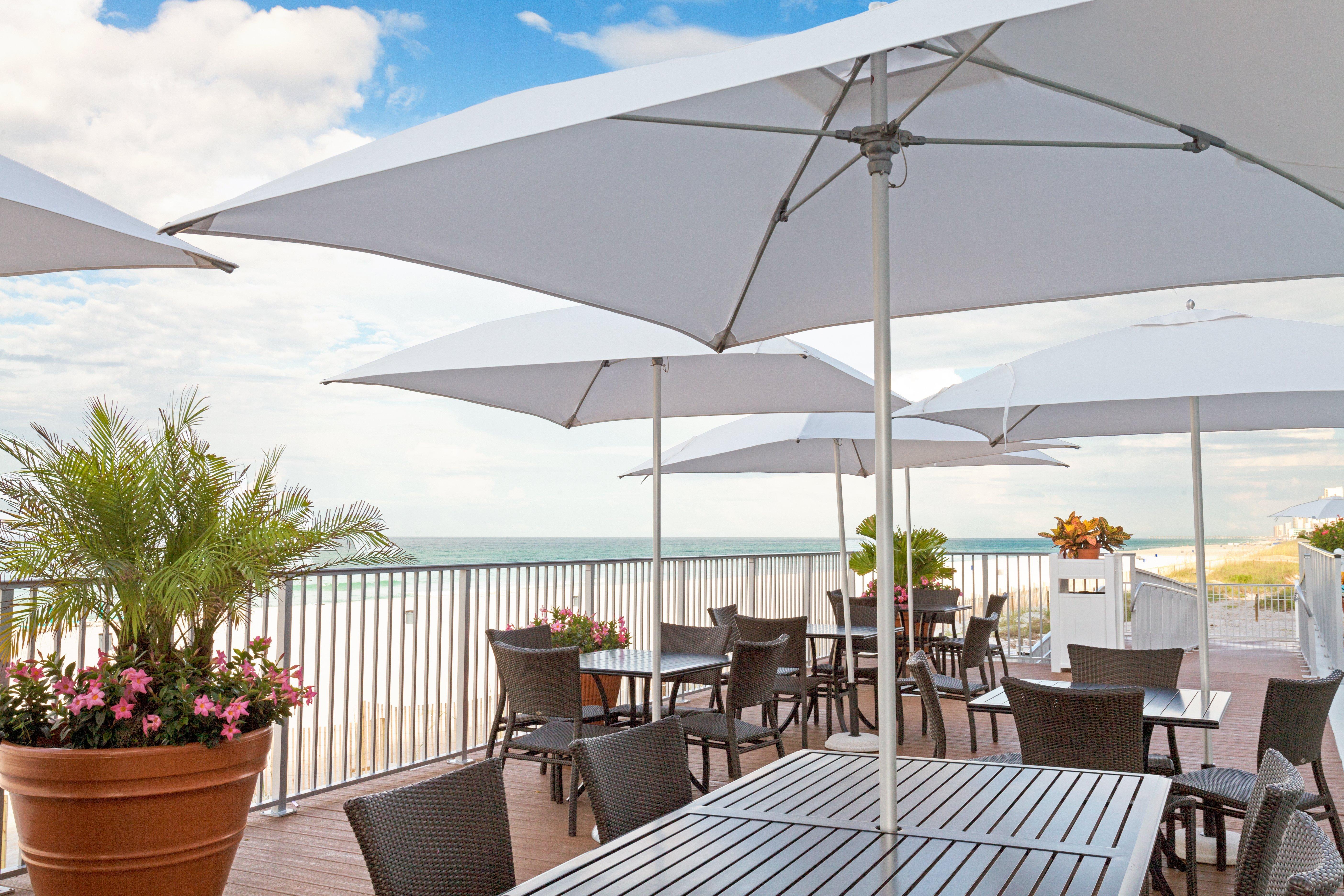 Holiday Inn Express & Suites Panama City Beach Beachfront By Ihg Bagian luar foto