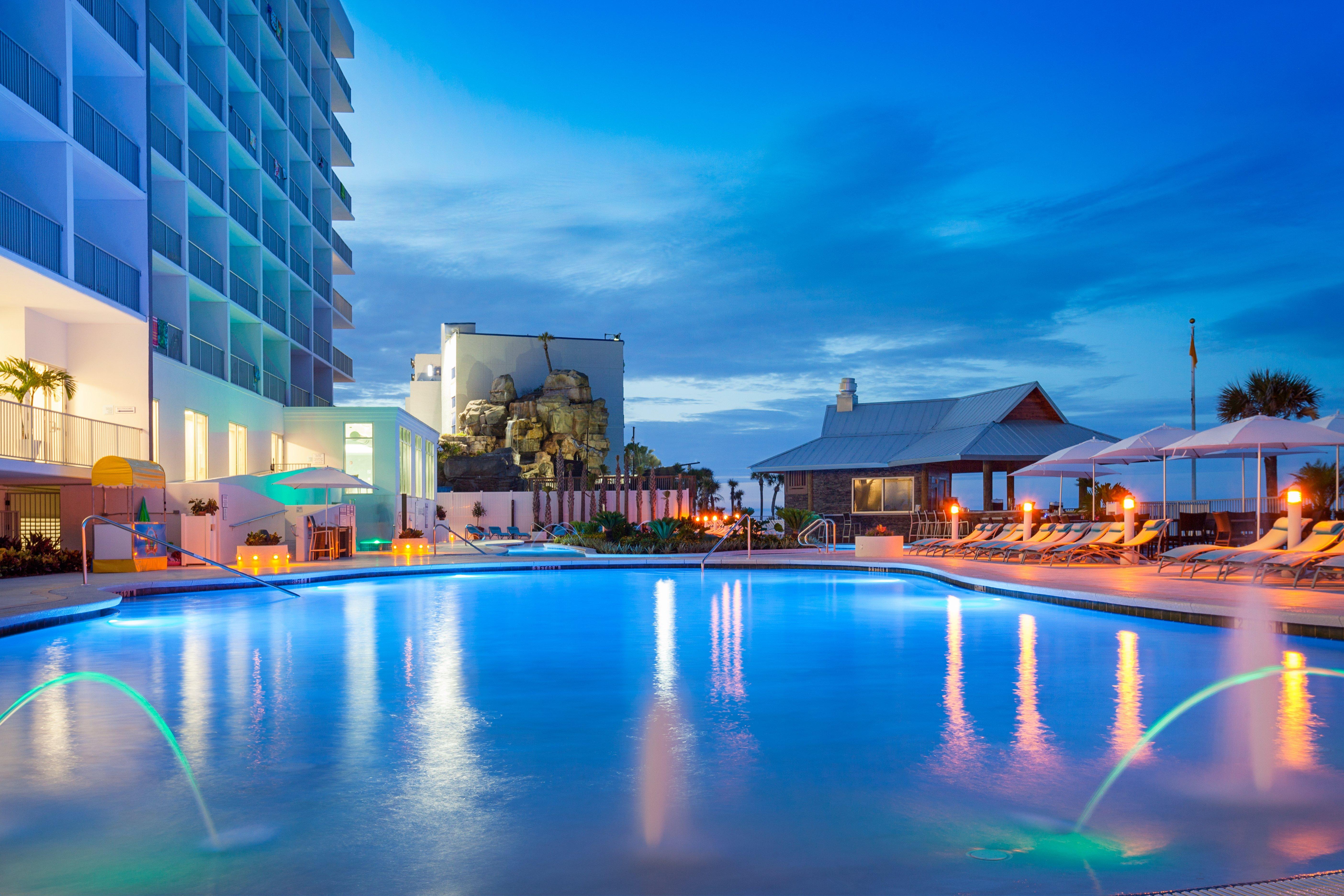 Holiday Inn Express & Suites Panama City Beach Beachfront By Ihg Bagian luar foto