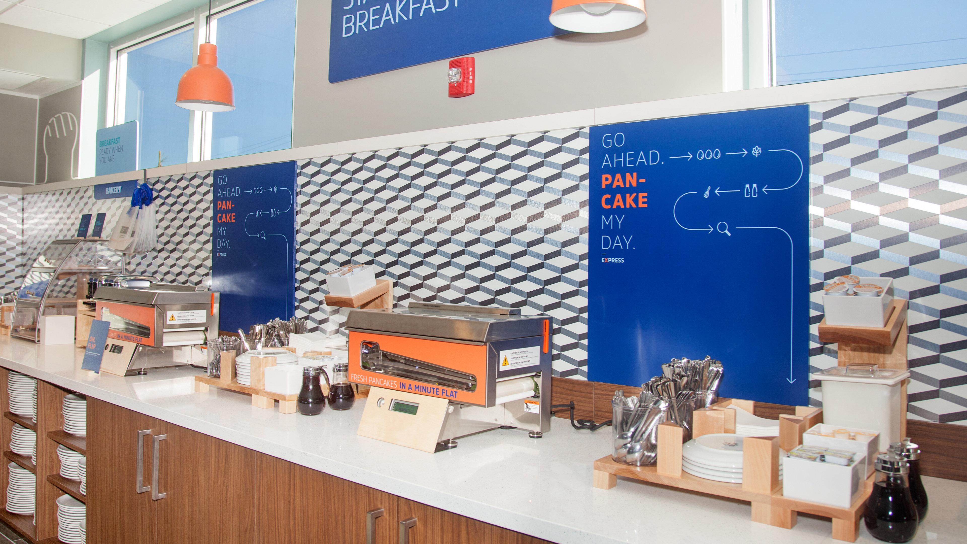 Holiday Inn Express & Suites Panama City Beach Beachfront By Ihg Bagian luar foto