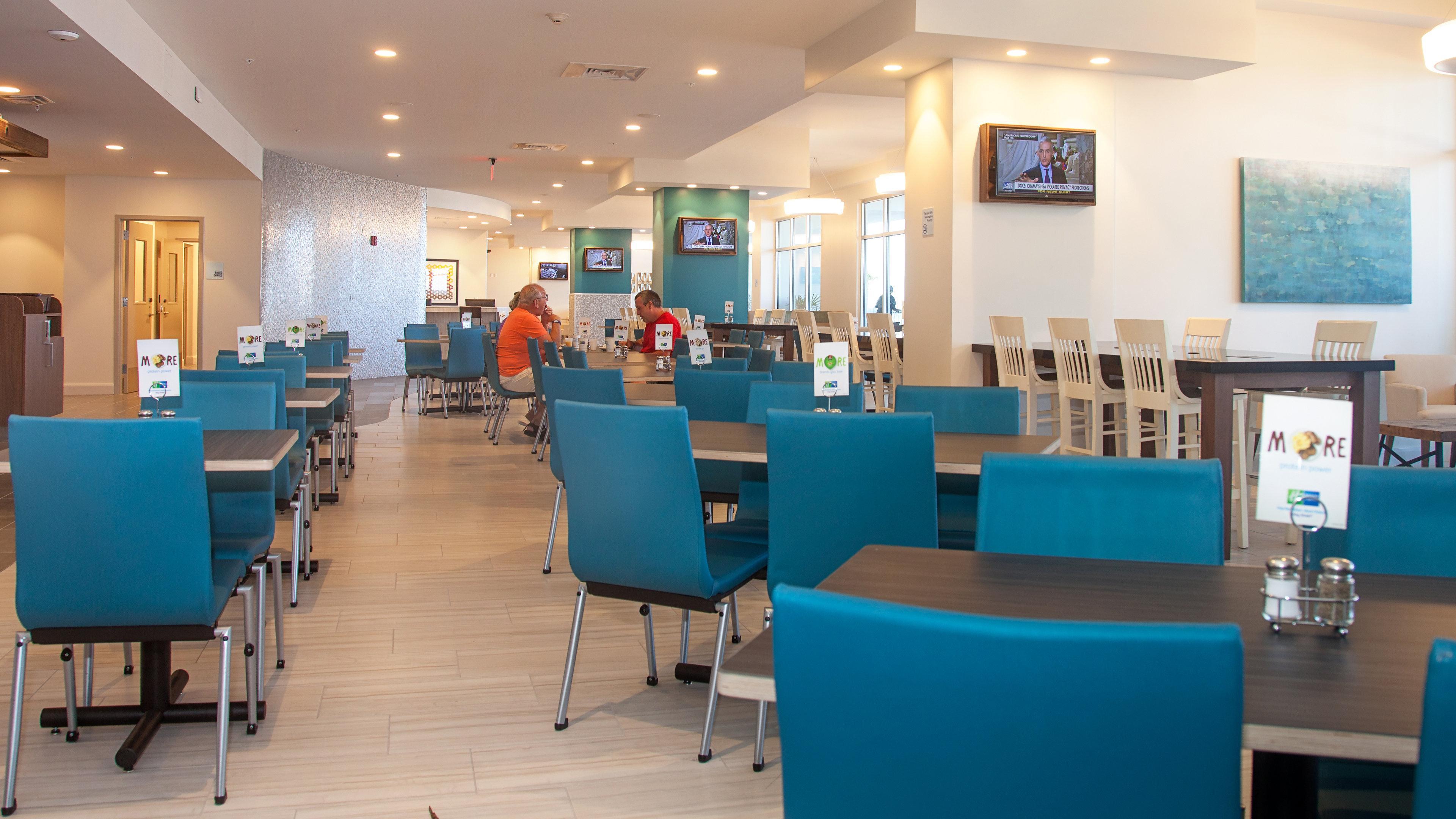 Holiday Inn Express & Suites Panama City Beach Beachfront By Ihg Bagian luar foto