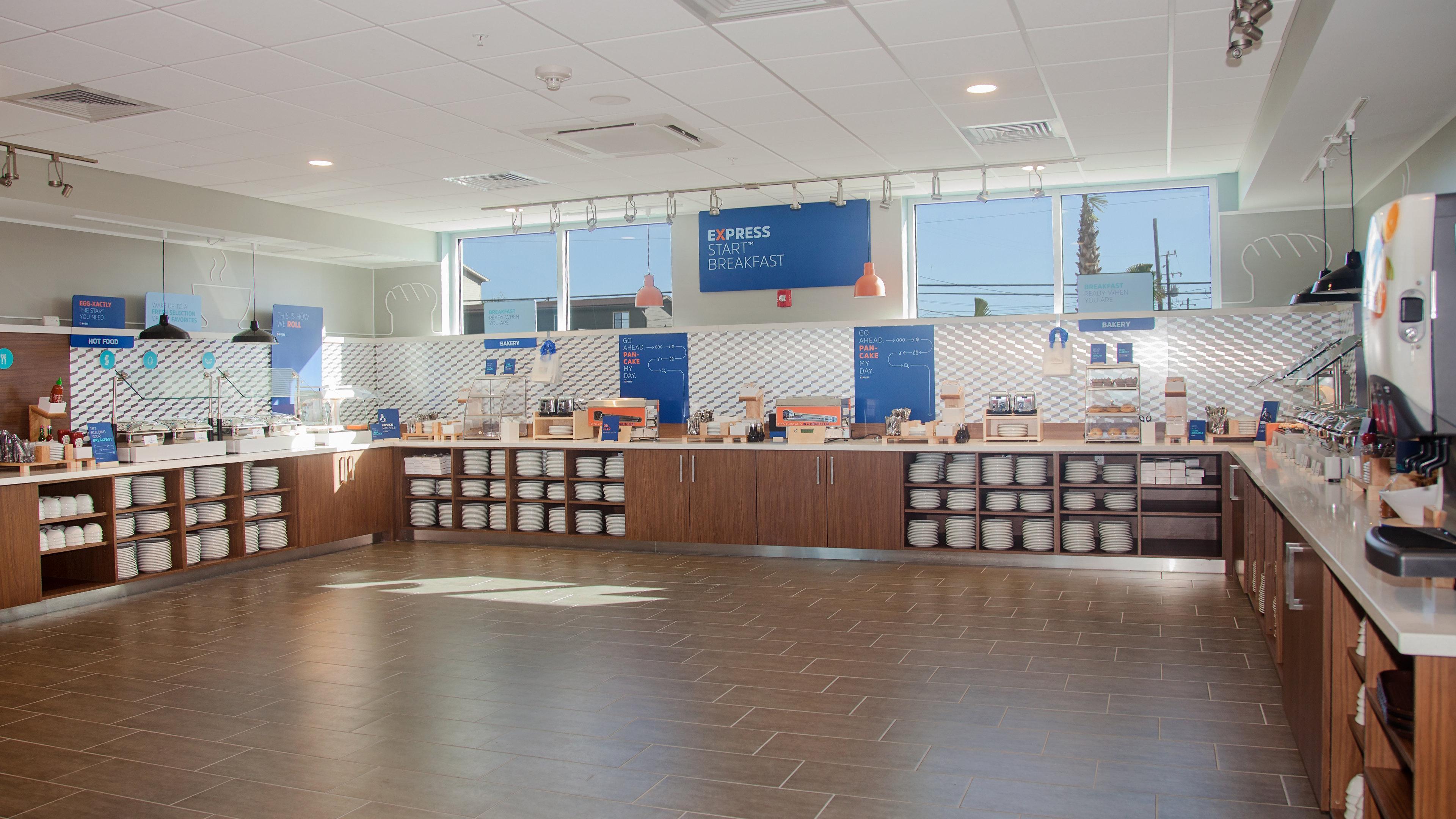 Holiday Inn Express & Suites Panama City Beach Beachfront By Ihg Bagian luar foto