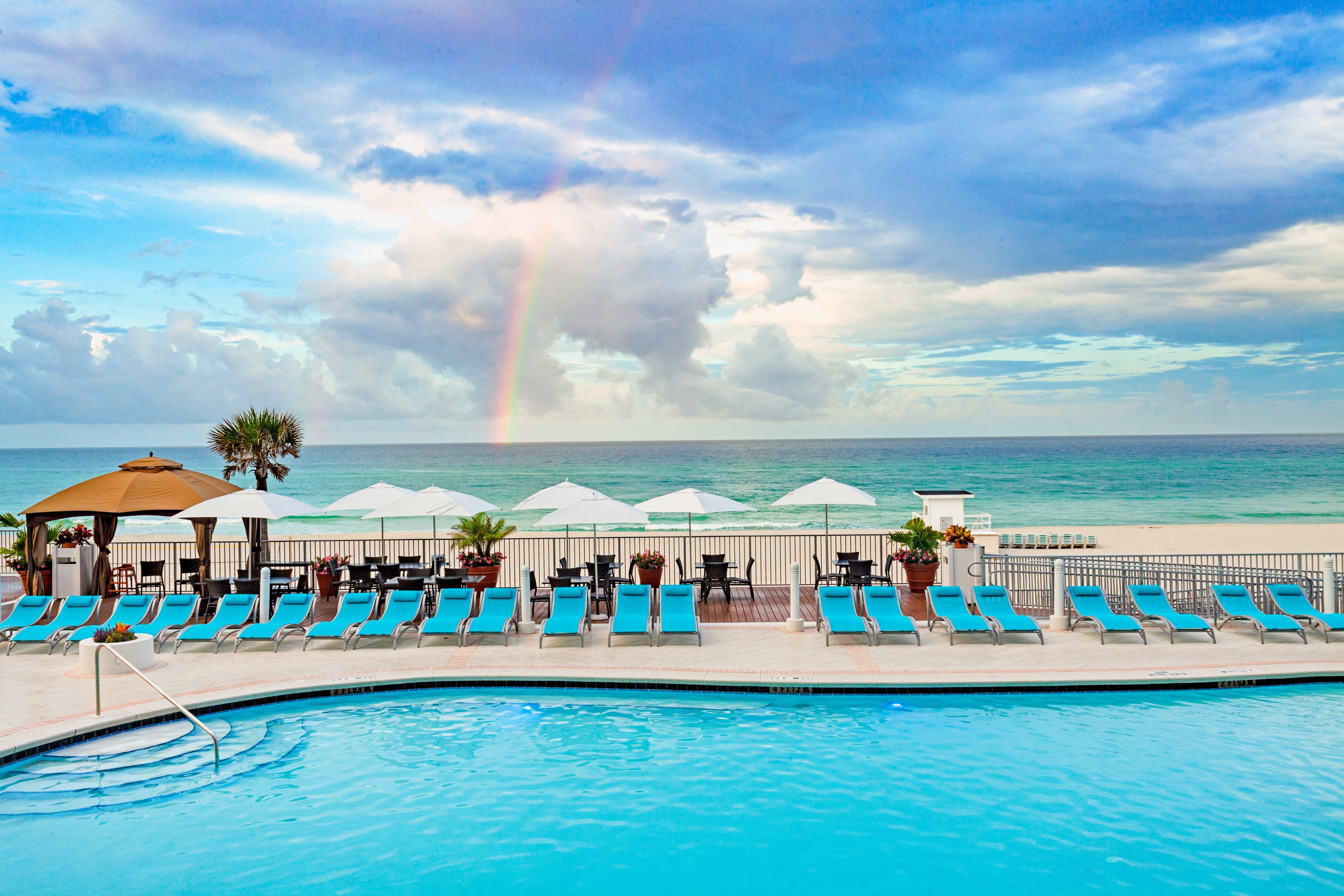 Holiday Inn Express & Suites Panama City Beach Beachfront By Ihg Bagian luar foto