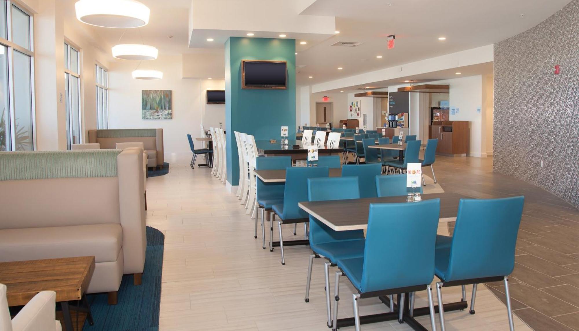Holiday Inn Express & Suites Panama City Beach Beachfront By Ihg Bagian luar foto